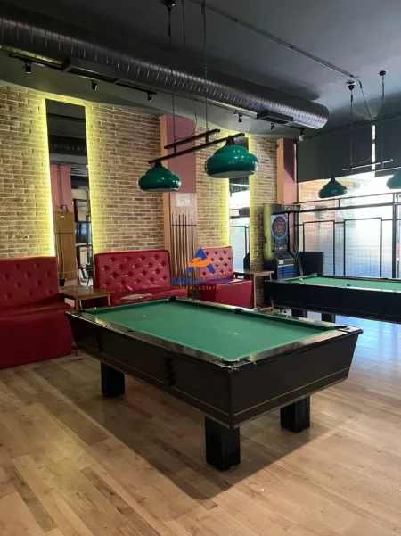 Tirane, jepet me qera ambjent biznesi Kati 0, 120 m² 1.200 € 