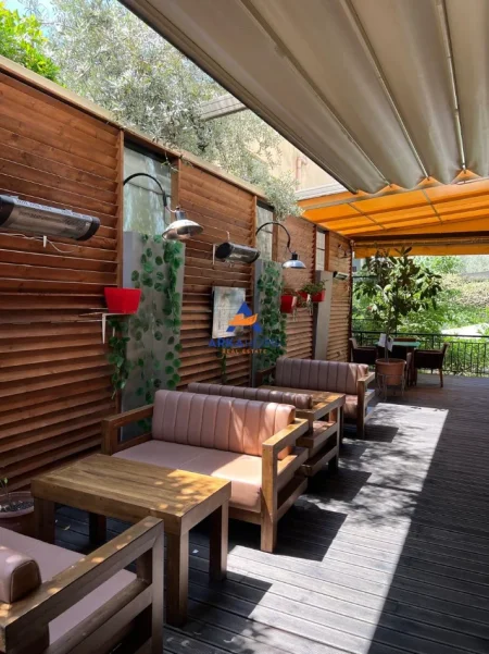Tirane, jepet me qera ambjent biznesi Kati 0, 120 m² 1.200 € 
