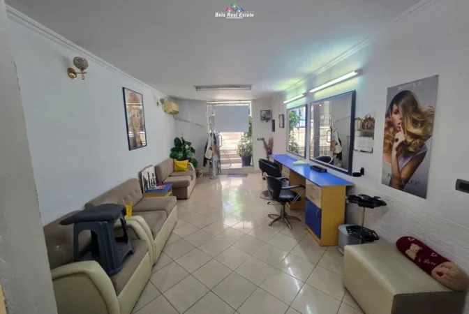 Tirane, jepet me qera dyqan Kati 0, 37 m² 450 € (rruga e barrikadave)