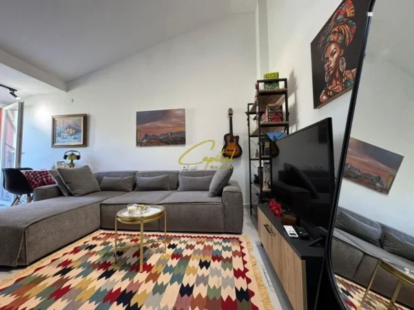 Tirane, shitet apartament 1+1 Kati 5, 64 m² 105.000 € (FRESKU)