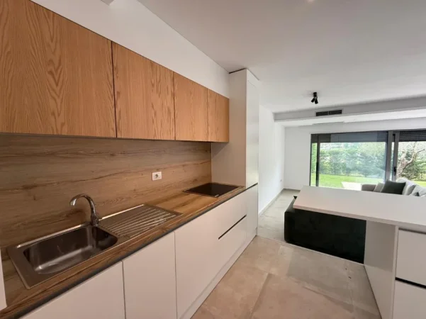 Tirane, shitet Vile Vile 3 Katshe Kati 3, 220 m² 550.000 € (Mullet)