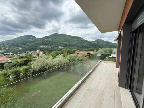 Tirane, shitet Vile Vile 3 Katshe Kati 3, 220 m² 550.000 € (Mullet)