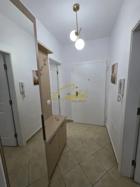 Tirane, jepet me qera apartament 1+1 Kati 4, 62 m² 650 € (ISH EKSPOZITA)