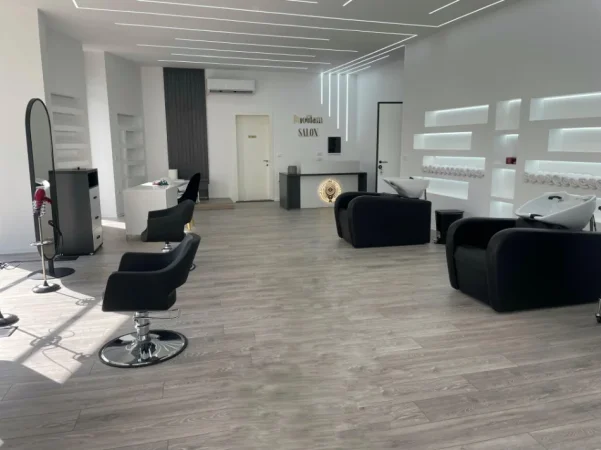 Tirane, jepet me qera ambjent biznesi Kati 2, 114 m² 1.200 € (Xhanfize keko)