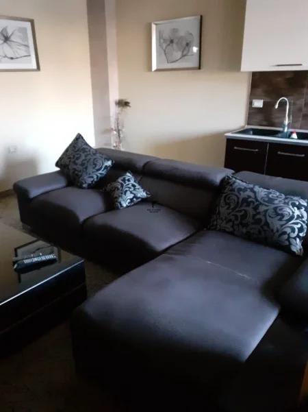 Tirane, jepet me qera apartament 2+1 Kati 5, 75 m² 600 € (IRFAN TOMINI)