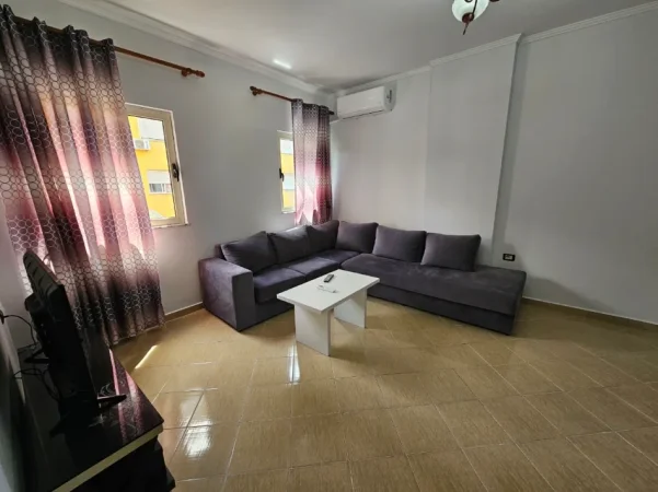 Tirane, jepet me qera apartament 1+1+Ballkon , 70 m² 550 € 