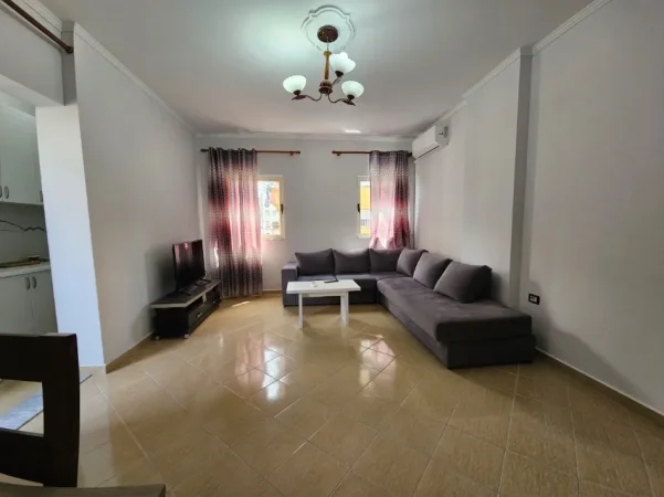 Tirane, jepet me qera apartament 1+1+Ballkon , 70 m² 550 € 