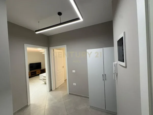 Tirane, jepet me qera apartament 1+1 Kati 1, 65 m² 450 € (astiri)