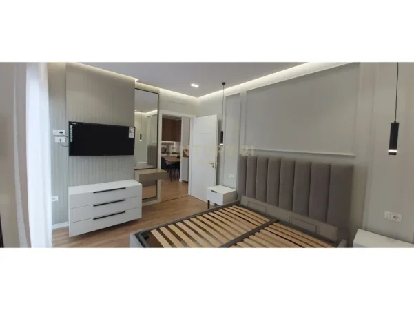 Tirane, jepet me qera apartament 1+1 Kati 10, 55 m² 650 € (ish fusha Aviacioniz)