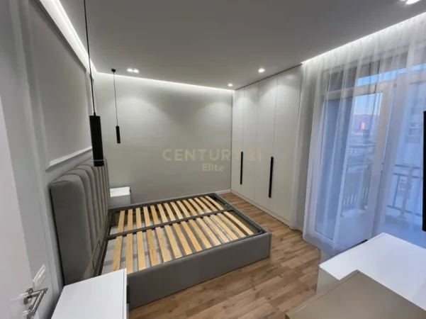 Tirane, jepet me qera apartament 1+1 Kati 10, 55 m² 650 € (ish fusha Aviacioniz)