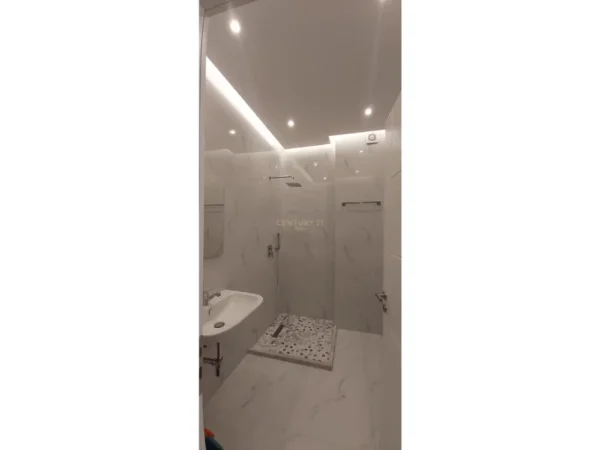 Tirane, jepet me qera apartament 1+1 Kati 10, 55 m² 650 € (ish fusha Aviacioniz)