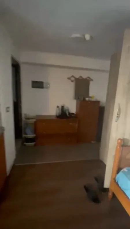 Tirane, jepet me qera apartament 1+1 Kati 1, 70 m² 200 € (Porcelan)