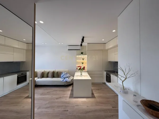 Tirane, jepet me qera apartament 2+1 Kati 6, 83 m² 1.000 € (selvia)