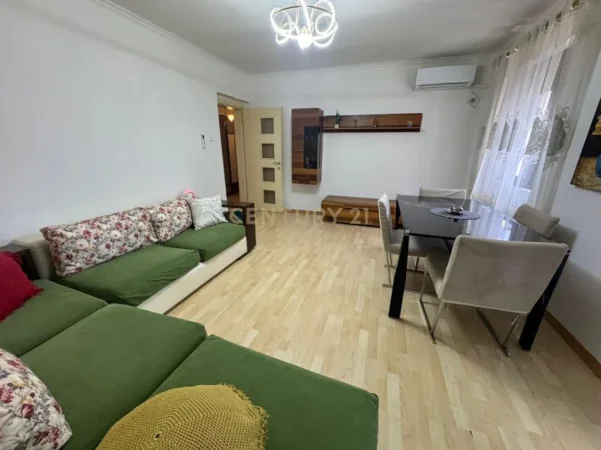 Tirane, jepet me qera apartament 2+1 Kati 4, 71 m² 700 € (ish ekspozita)