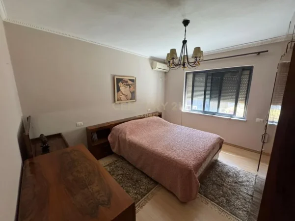 Tirane, jepet me qera apartament 2+1 Kati 4, 71 m² 700 € (ish ekspozita)
