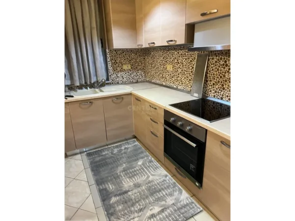 Tirane, jepet me qera apartament 1+1 Kati 9, 81 m² 500 € (Terminali)