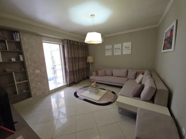 Tirane, apartament per qera afatshkurter tek Rruga e Kavajes