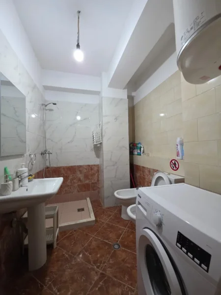 Tirane, apartament per qera afatshkurter tek Rruga e Kavajes
