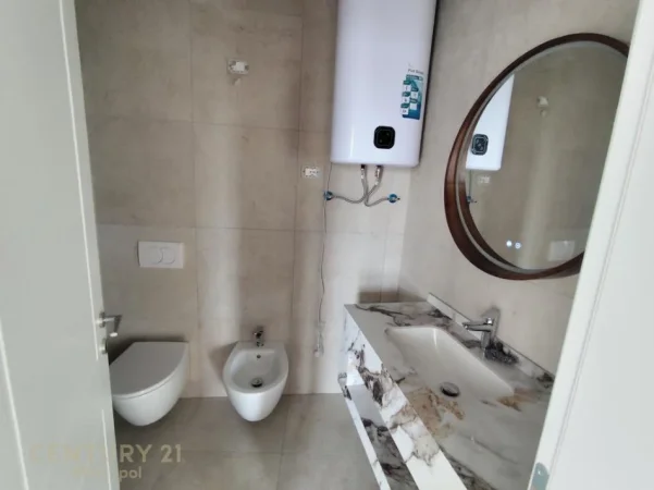 Tirane, jepet me qera apartament 2+1+Ballkon Kati 3, 131 m² 1.800 € (lake view)