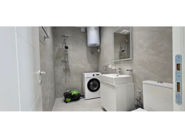 Tirane, shitet apartament 2+1+Ballkon Kati 9, 70 m² 235.000 € (myslym shyri)