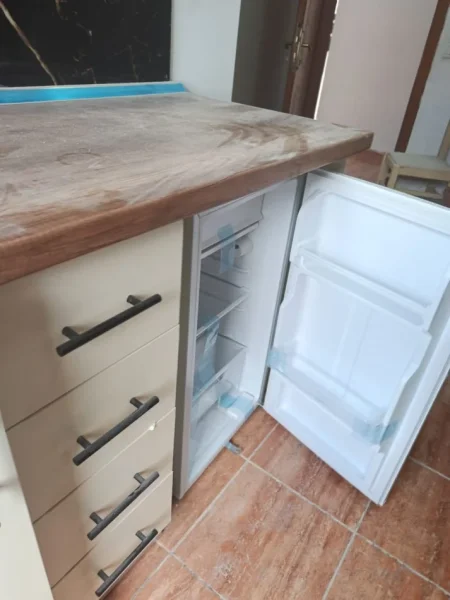 Tirane, jepet me qera apartament 2+1 Kati 3, 40 m² 250 € (Qendra Shëndetësore Qytet Studenti)