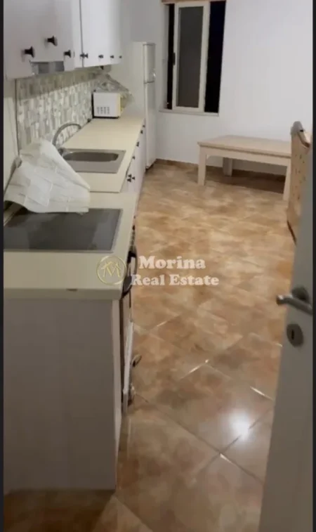 Tirane, jepet me qera apartament 2+1 Kati 3, 80 m² 400 € (Fresku)