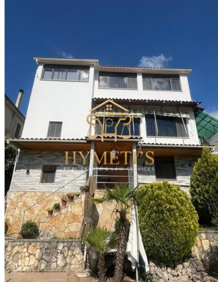 Tirane, jepet me qera Vile Vile 3 Katshe , 410 m² 1.200 € (PETRELË, TIRANË)