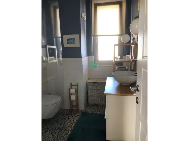 Tirane, jepet me qera apartament 1+1 , 81 m² 900 € 