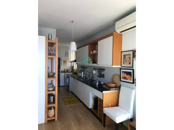 Tirane, jepet me qera apartament 1+1 , 81 m² 900 € 