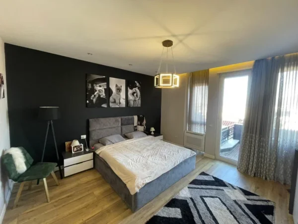 Tirane, shitet apartament 2+1 Kati 3, 150 m² 260.000 € (Kopshti Botanik)