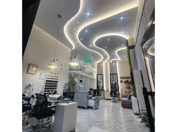 Tirane, jepet me qera ambjent biznesi , 60 m² 1.200 € (Tirana Golden Park)
