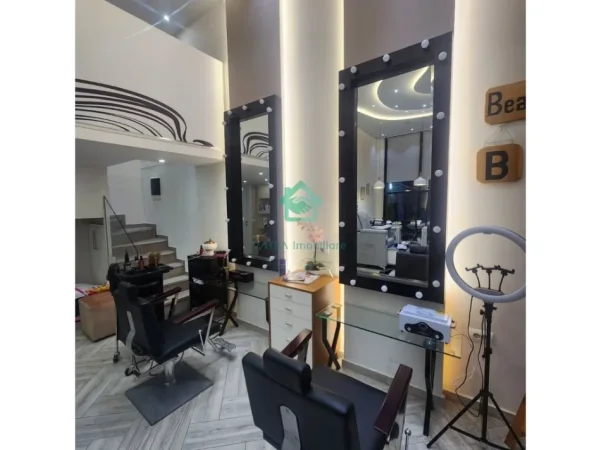 Tirane, jepet me qera ambjent biznesi , 60 m² 1.200 € (Tirana Golden Park)