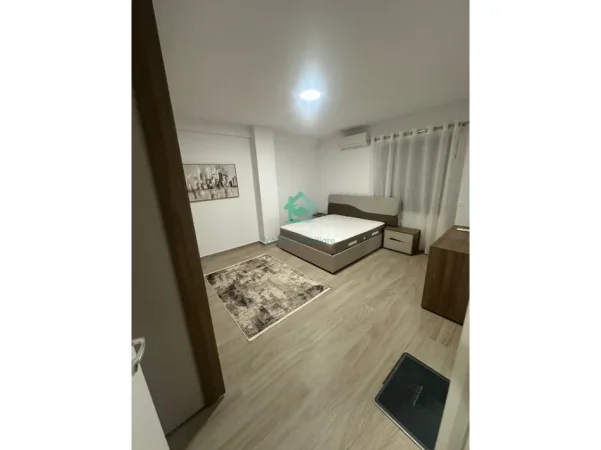 Tirane, jepet me qera apartament 2+1 Kati 5, 95 m² 800 € (Qendra Linkolin)