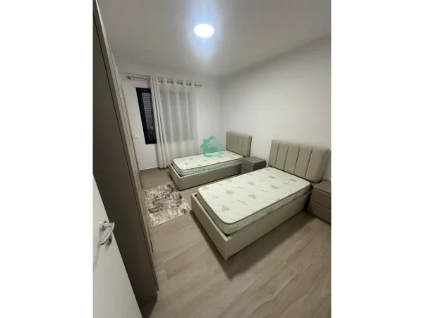 Tirane, jepet me qera apartament 2+1 Kati 5, 95 m² 800 € (Qendra Linkolin)