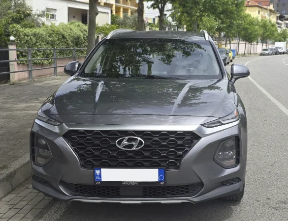 Tirane, shitet makine Benzin, automatik 1 km 15.000 €