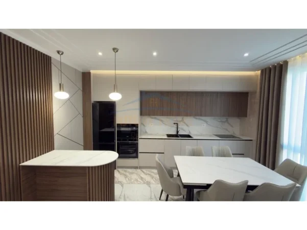 Tirane, jepet me qera apartament 2+1+Ballkon Kati 7, 111 m² 950 € (Rruga Jordan Misja)
