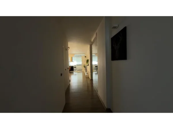 Tirane, jepet me qera apartament 2+1 Kati 5, 115 m² 950 € (komuna e parisit)