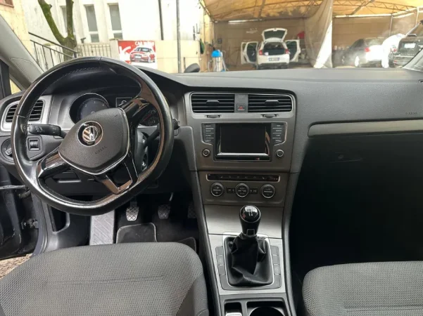 Tirane, shitet makine GOLF 7 Nafte, gri e erret manuale Kondicioner 306.000 km 5.000 €