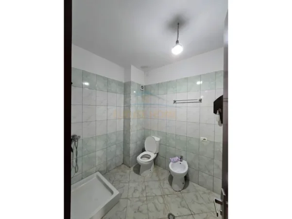 Tirane, shitet apartament 2+1+Ballkon Kati 7, 97 m² 135.000 € (Unaza e Re)