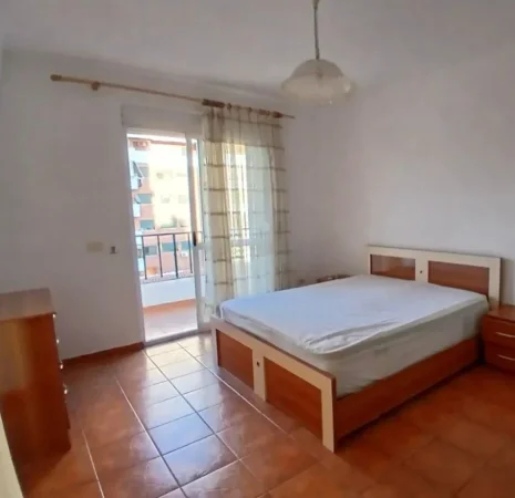 Tirane, jepet me qera apartament 1+1+Ballkon Kati 3, 68 m² 500 € (Ministria e Jashtme)