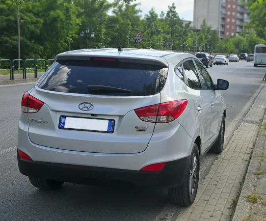 Tirane, shitet Hyndai Tucson Nafte, automatik Kondicioner 135.000 km 9.300 €