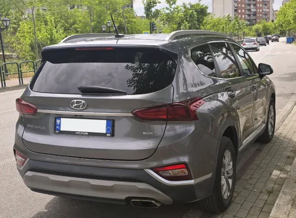 Tirane, shitet Hyndai Tucson Nafte, automatik Kondicioner 135.000 km 9.300 €