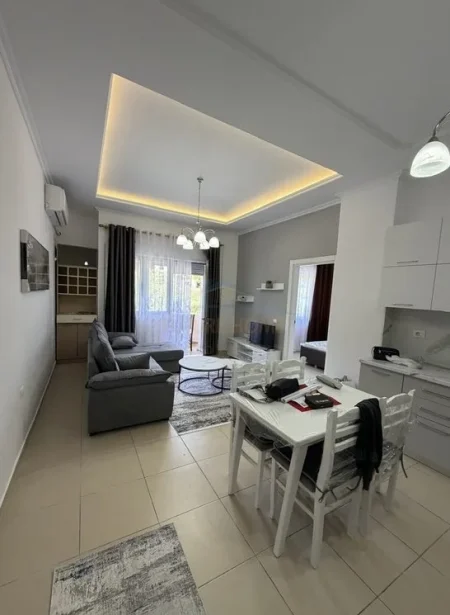 Tirane, jepet me qera apartament 1+1 Kati 1, 60 m² 500 € 