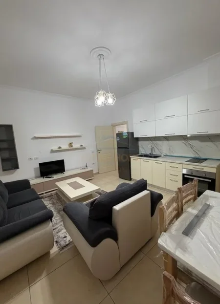 Tirane, jepet me qera apartament 1+1 Kati 1, 50 m² 400 € 