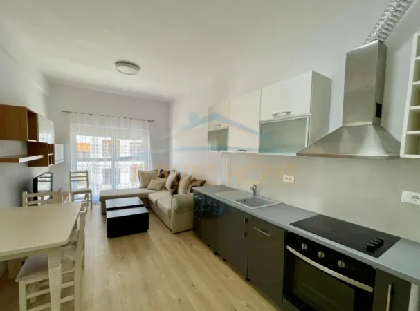 Tirane, jepet me qera apartament 2+1 , 69 m² 500 € 