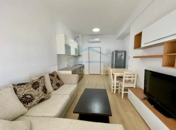 Tirane, jepet me qera apartament 2+1 , 69 m² 500 € 