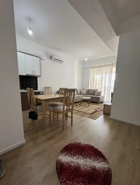 Tirane, jepet me qera apartament 2+1 , 76 m² 500 € 
