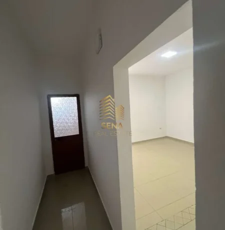 Tirane, jepet me qera apartament 1+1+Ballkon Kati 4, 60 m² 250 € (Jordan Misja)