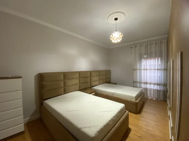 Tirane, jepet me qera apartament 3+1+Ballkon Kati 5, 113 m² 850 € (Astir)