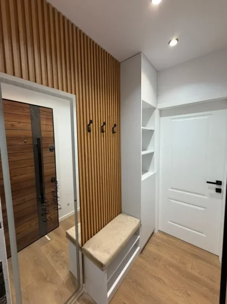 Tirane, jepet me qera apartament 1+1+Ballkon Kati 3, 61 m² 700 € (21 Dhjetori)